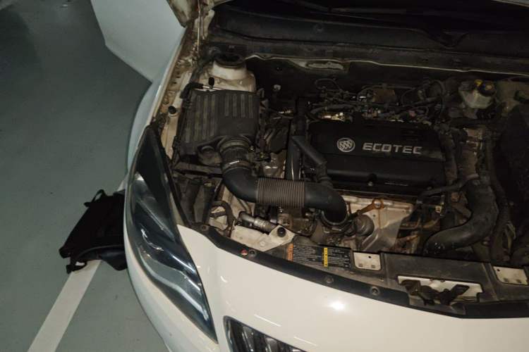 Used Buick Regal 2015 1.6T Elite Tech Model Engine Bay Right