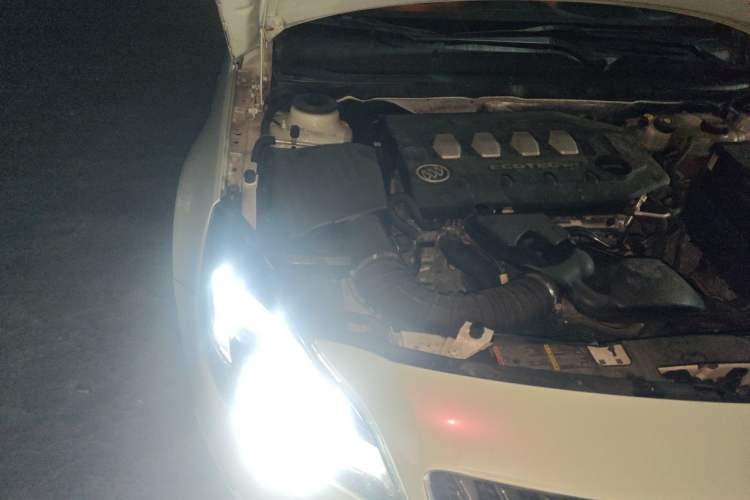 Used Buick Regal 2015 2.0L Elite Fashion Edition Engine Bay Right