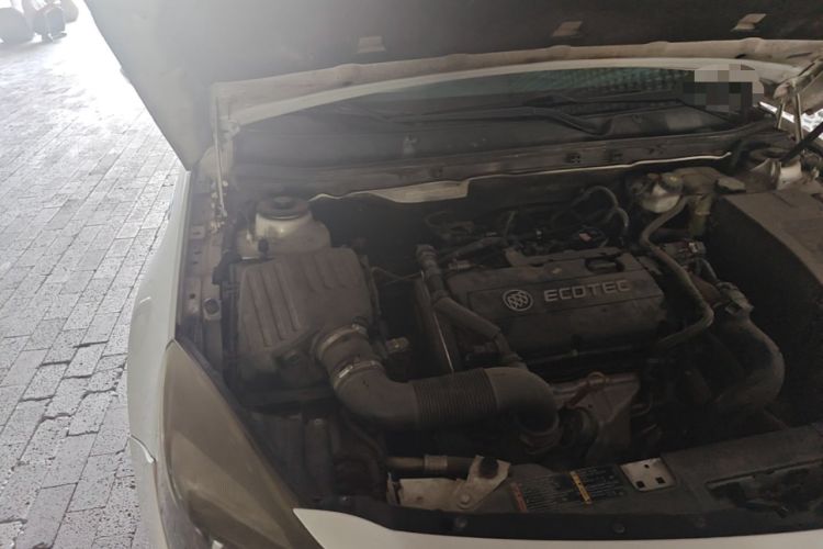 Used Buick Regal 2015 1.6T Elite Tech Model Engine Bay Right