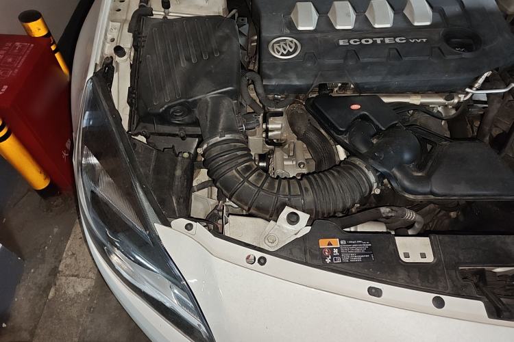 Used Buick Regal 2015 2.0L Leading Fashion Edition Engine Bay Right