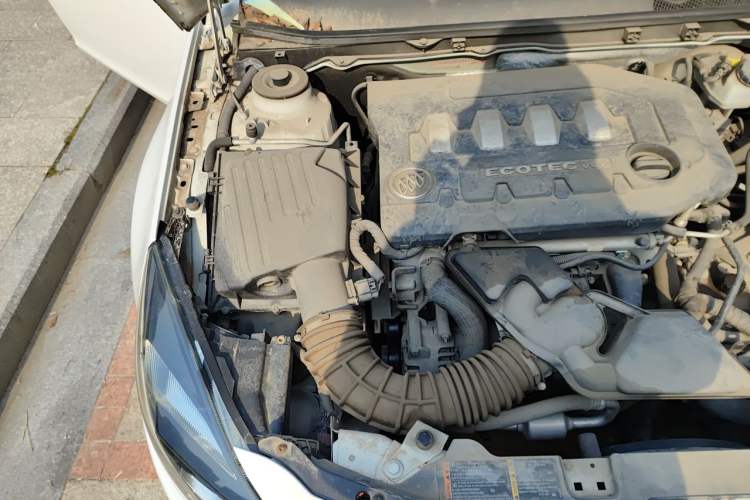 Used Buick Regal 2015 2.0L Leading Fashion Edition Engine Bay Right