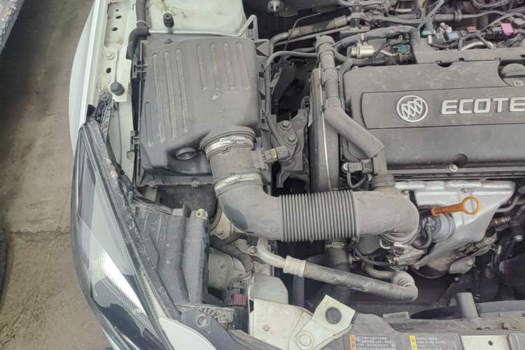 Used Buick Regal 2015 1.6T Elite Tech Model Engine Bay Right