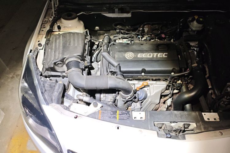Used Buick Regal 2015 1.6T Elite Tech Model Engine Bay Right