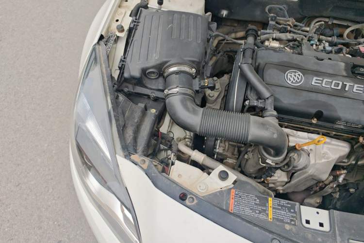 Used Buick Regal 2015 1.6T Elite Tech Model Engine Bay Right