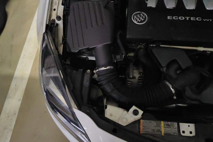 Used Buick Regal 2015 2.0L Leading Fashion Edition Engine Bay Right