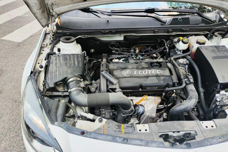 Used Buick Regal 2015 1.6T Leading Technology Model Engine Bay Right