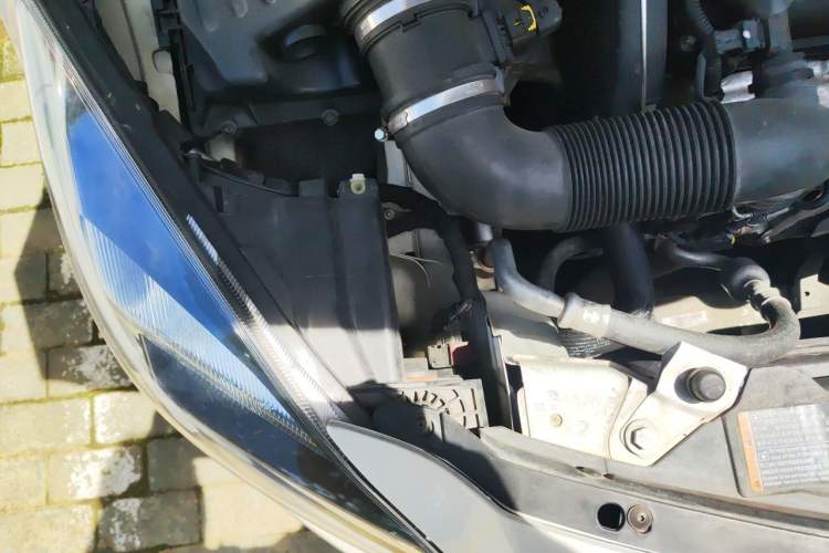 Used Buick Regal 2015 1.6T Leading Technology Model Engine Bay Right