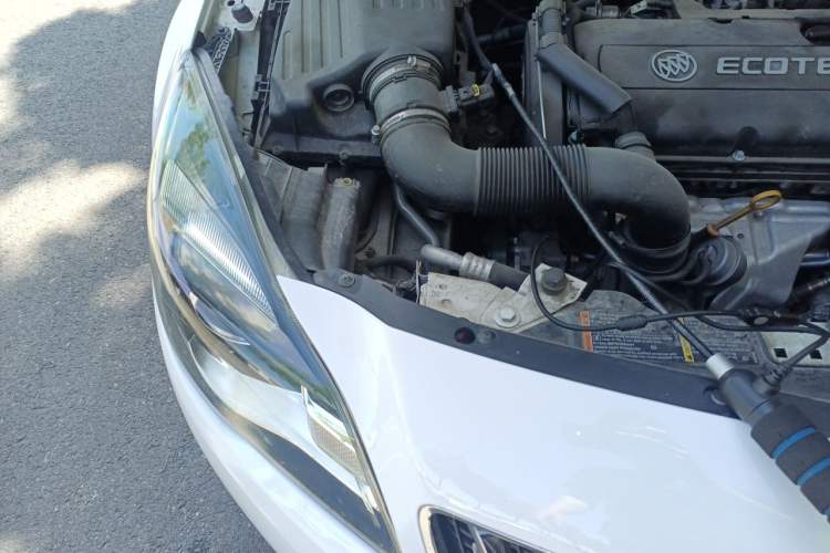 Used Buick Regal 2015 1.6T Elite Tech Model Engine Bay Right