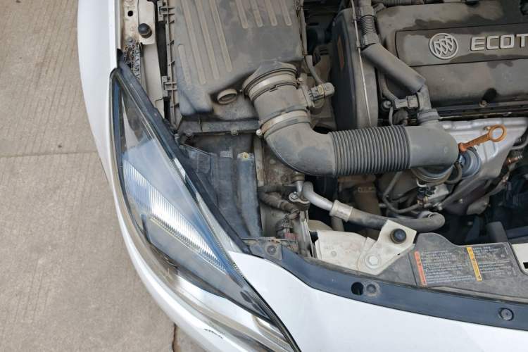 Used Buick Regal 2015 1.6T Elite Tech Model Engine Bay Right