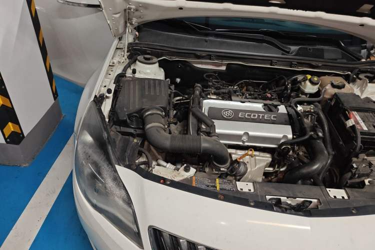 Used Buick Regal 2015 1.6T Elite Tech Model Engine Bay Right