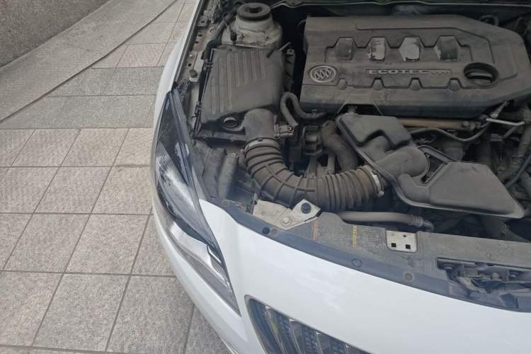 Used Buick Regal 2015 2.0L Leading Fashion Edition Engine Bay Right