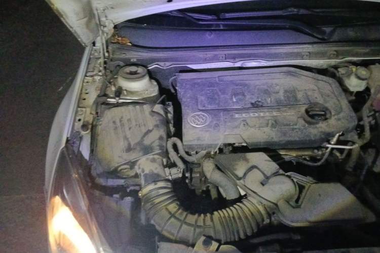 Used Buick Regal 2015 2.0L Leading Fashion Edition Engine Bay Right