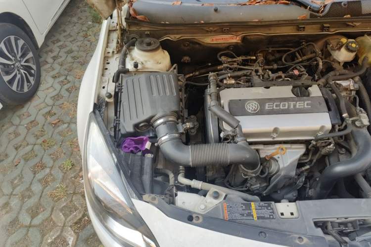 Used Buick Regal 2015 1.6T Elite Tech Model Engine Bay Right