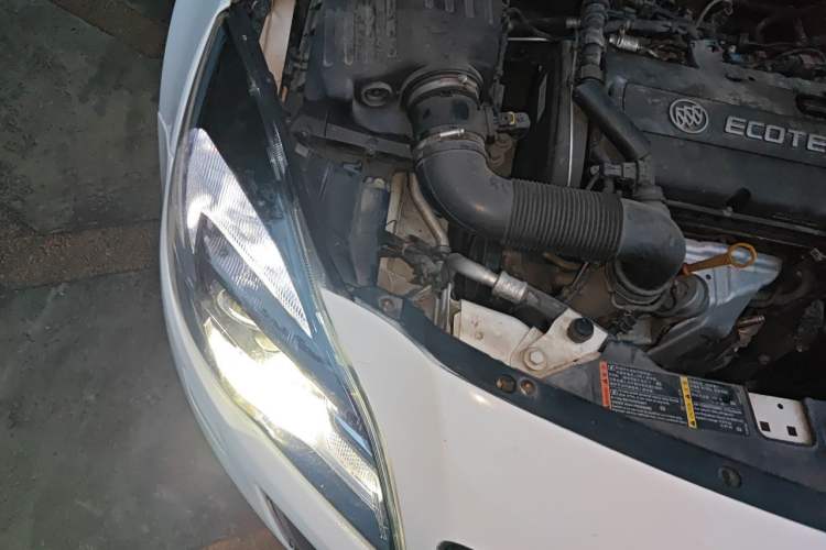 Used Buick Regal 2015 1.6T Elite Tech Model Engine Bay Right