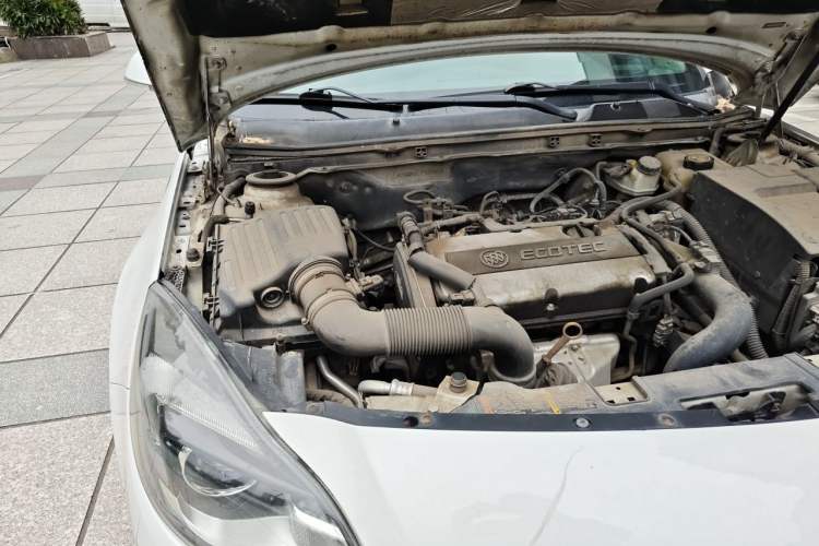 Used Buick Regal 2015 1.6T Elite Tech Model Engine Bay Right