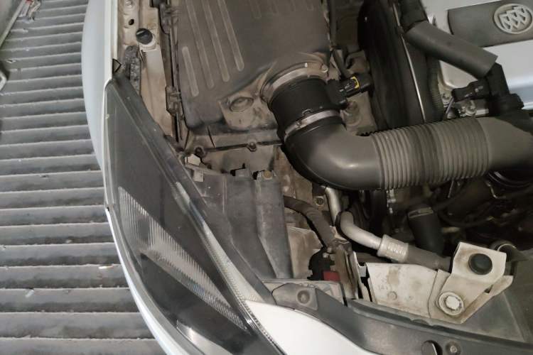 Used Buick Regal 2015 1.6T Elite Tech Model Engine Bay Right