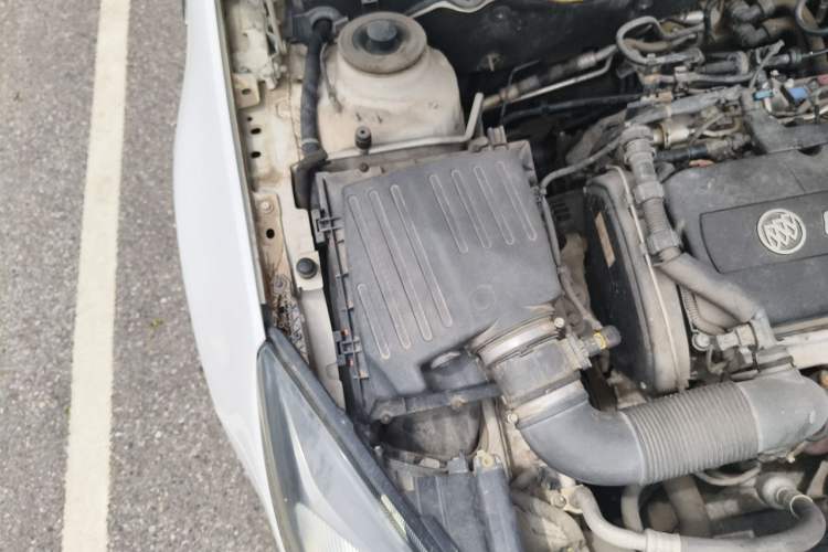 Used Buick Regal 2015 1.6T Elite Tech Model Engine Bay Right