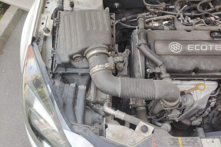 Used Buick Regal 2015 1.6T Elite Tech Model Engine Bay Right