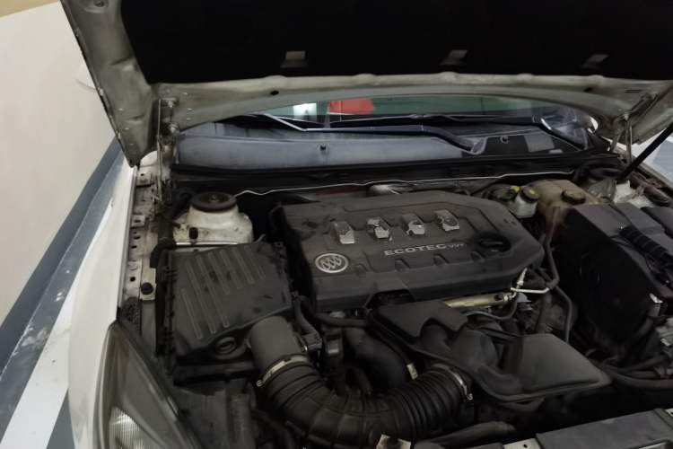 Used Buick Regal 2015 2.0L Leading Fashion Edition Engine Bay Right