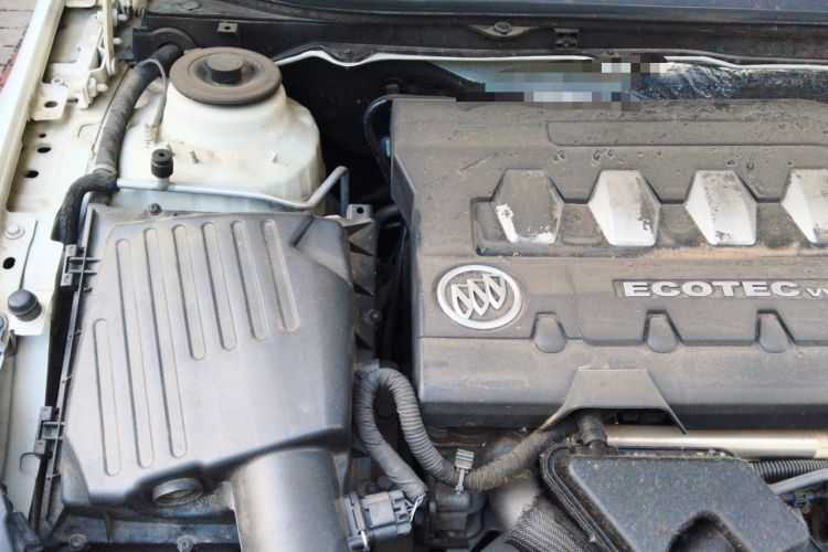 Used Buick Regal 2015 2.0L Elite Fashion Edition Engine Bay Right