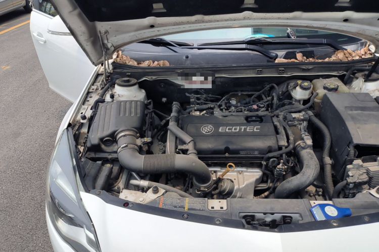 Used Buick Regal 2015 1.6T Leading Technology Model Engine Bay Right