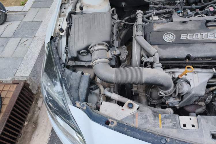 Used Buick Regal 2015 1.6T Elite Tech Model Engine Bay Right