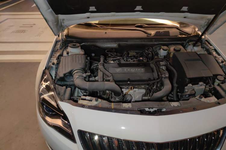 Used Buick Regal 2015 1.6T Elite Tech Model Engine Bay Right