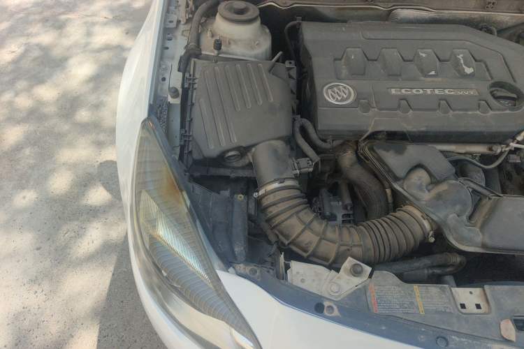 Used Buick Regal 2015 2.0L Leading Fashion Edition Engine Bay Right