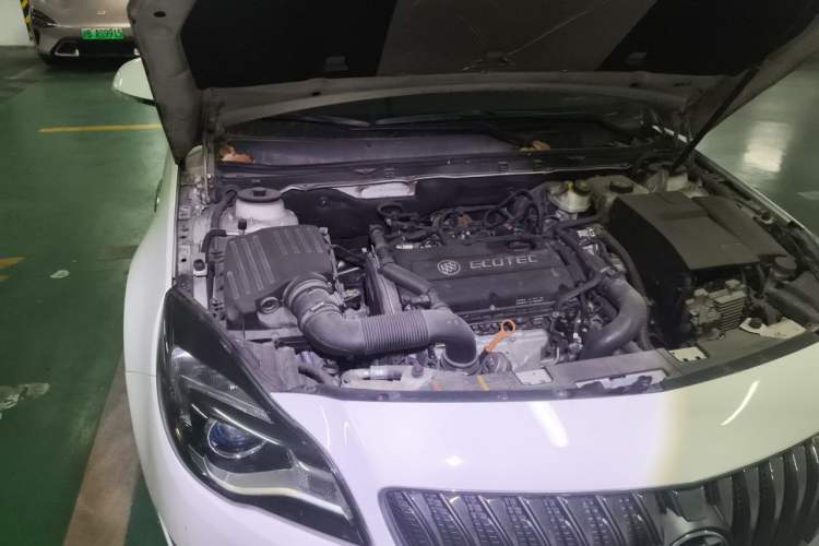 Used Buick Regal 2015 1.6T Elite Tech Model Engine Bay Right
