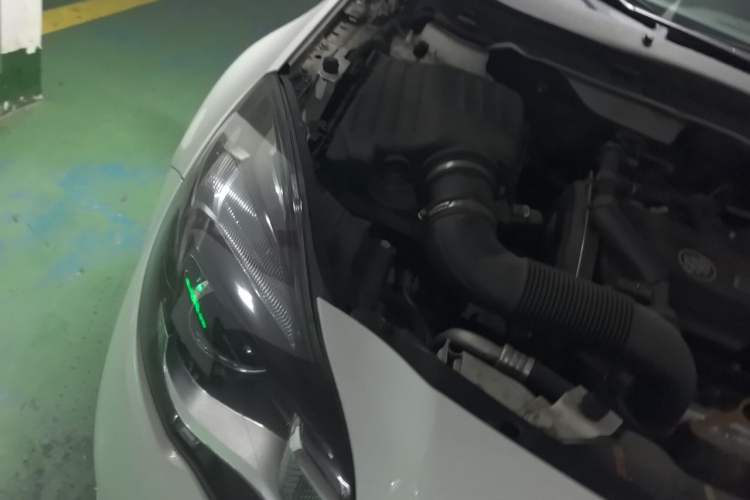 Used Buick Regal 2015 1.6T Leading Technology Model Engine Bay Right