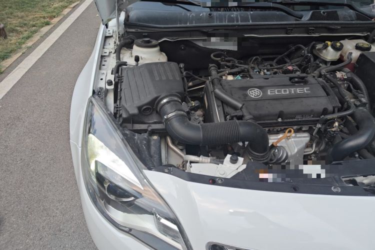 Used Buick Regal 2015 1.6T Elite Tech Model Engine Bay Right