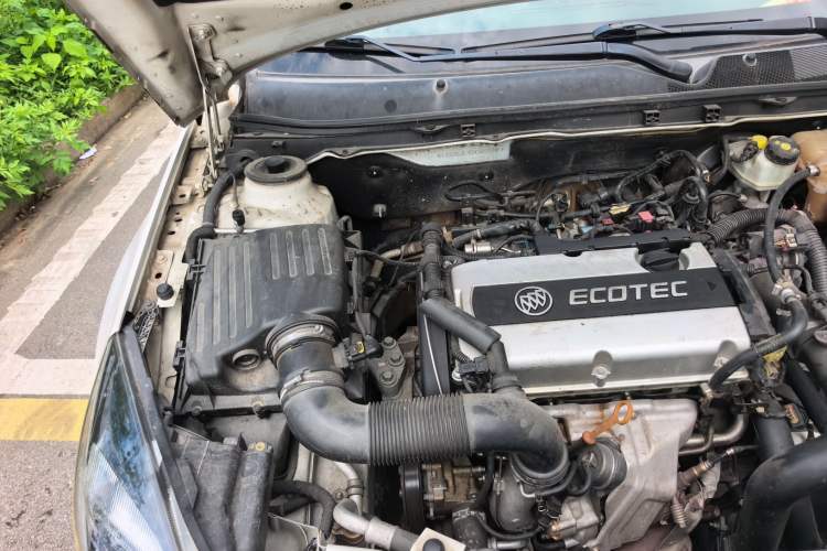 Used Buick Regal 2015 1.6T Elite Tech Model Engine Bay Right
