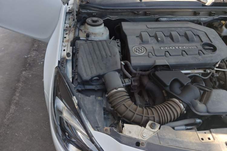Used Buick Regal 2015 2.0L Leading Fashion Edition Engine Bay Right