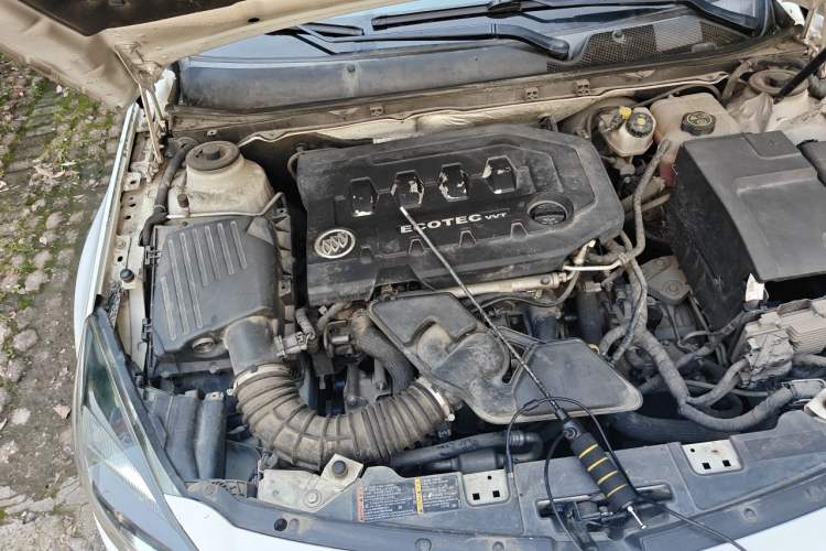 Used Buick Regal 2015 2.0L Leading Fashion Edition Engine Bay Right