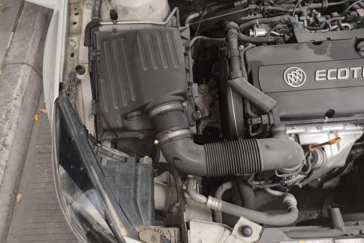 Used Buick Regal 2015 1.6T Leading Technology Model Engine Bay Right