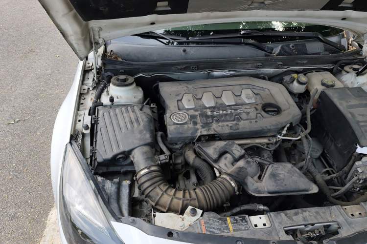 Used Buick Regal 2015 2.0L Leading Fashion Edition Engine Bay Right