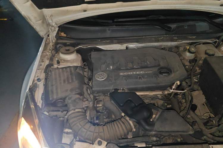 Used Buick Regal 2015 2.0L Leading Fashion Edition Engine Bay Right