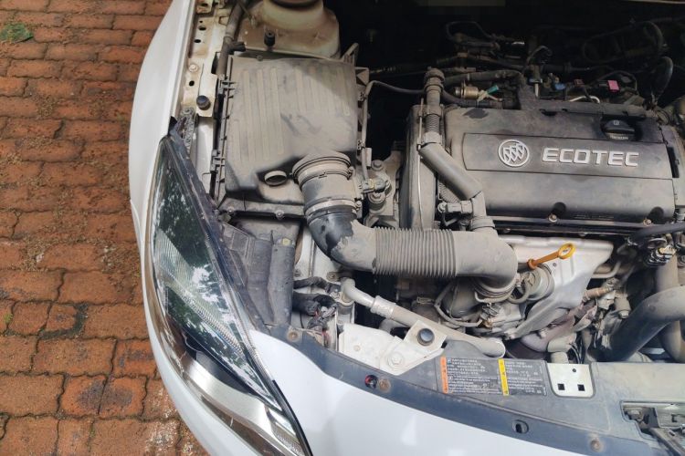 Used Buick Regal 2015 1.6T Leading Technology Model Engine Bay Right