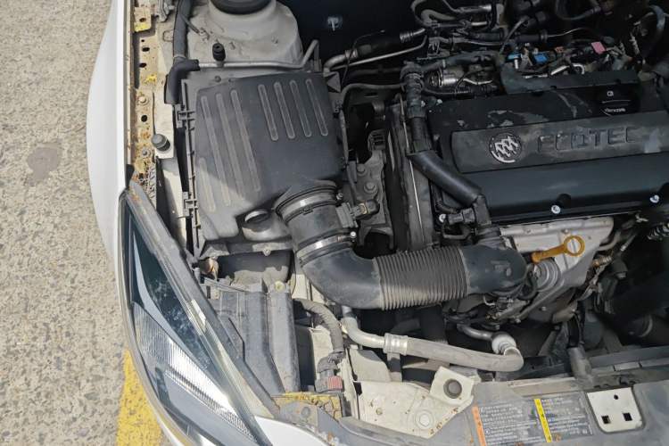 Used Buick Regal 2015 1.6T Elite Tech Model Engine Bay Right