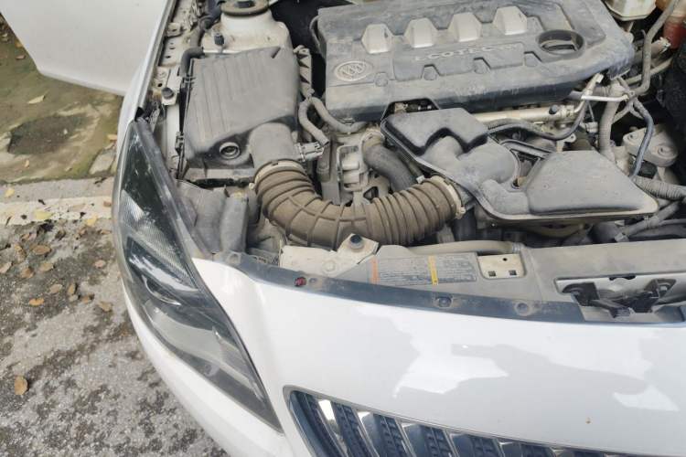 Used Buick Regal 2015 2.0L Leading Fashion Edition Engine Bay Right
