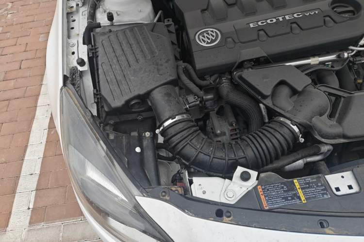 Used Buick Regal 2015 2.0L Leading Fashion Edition Engine Bay Right