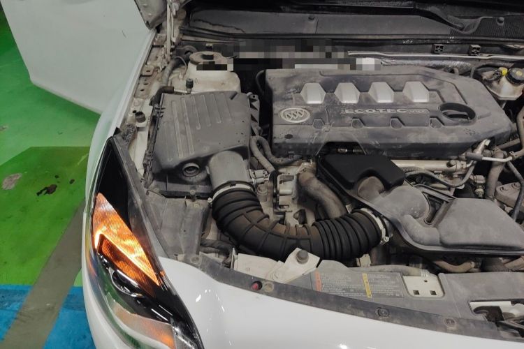 Used Buick Regal 2015 2.0L Elite Fashion Edition Engine Bay Right