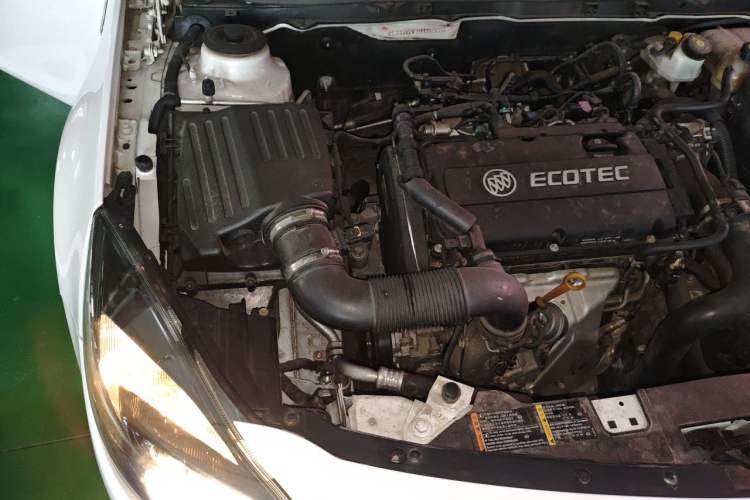 Used Buick Regal 2015 1.6T Elite Tech Model Engine Bay Right