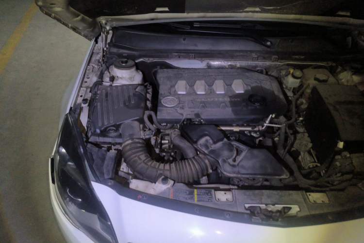 Used Buick Regal 2015 2.0L Leading Fashion Edition Engine Bay Right
