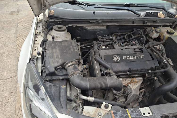 Used Buick Regal 2015 1.6T Elite Tech Model Engine Bay Right