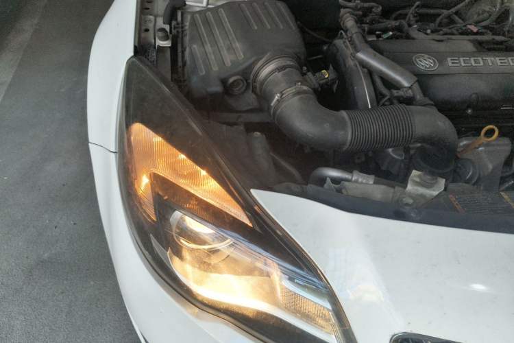 Used Buick Regal 2015 1.6T Leading Technology Model Engine Bay Right