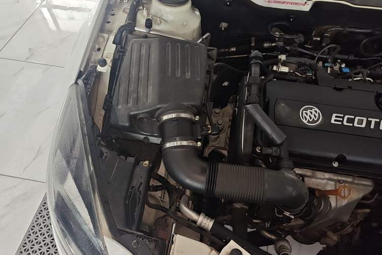 Used Buick Regal 2015 1.6T Leading Technology Model Engine Bay Right