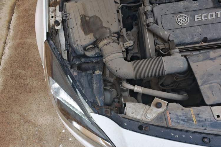 Used Buick Regal 2015 1.6T Elite Tech Model Engine Bay Right