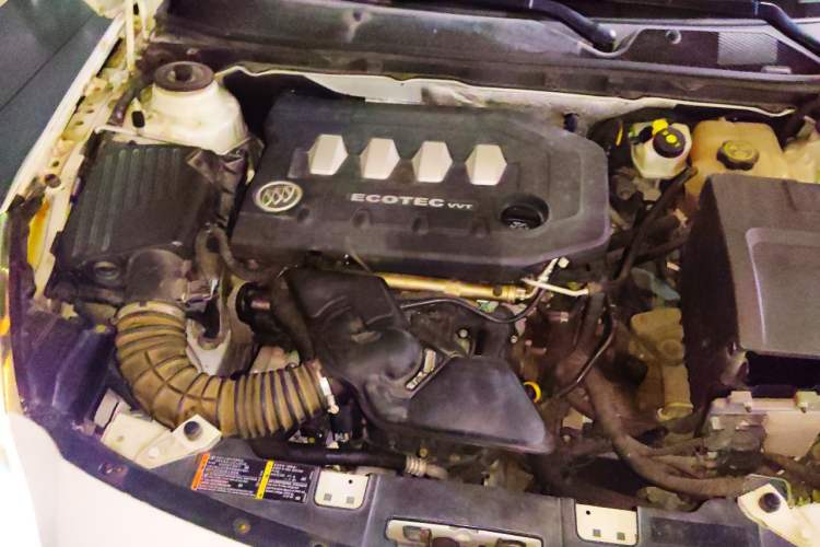 Used Buick Regal 2015 2.0L Leading Fashion Edition Engine Bay Right