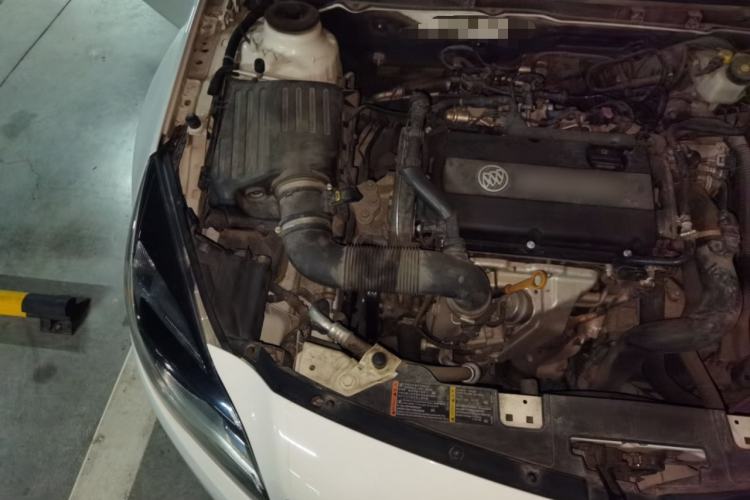 Used Buick Regal 2015 1.6T Elite Tech Model Engine Bay Right